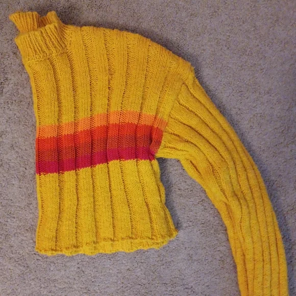 Forever21 Crop sweater - Picture 2 of 2